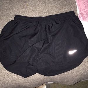 Nike Women’s Dry Tempo “Modern Shorts”